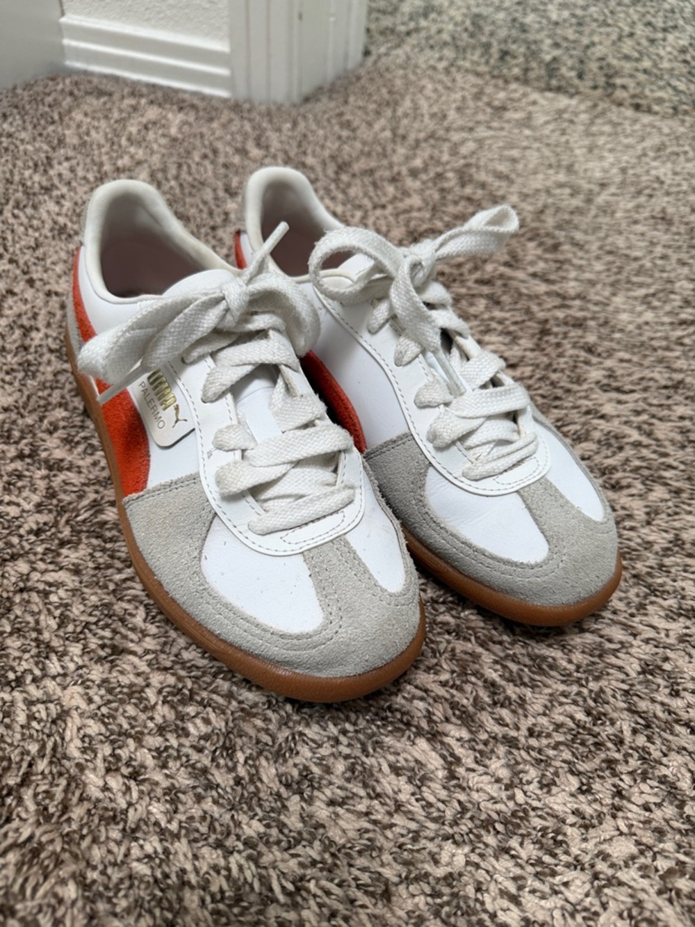 Puma Palermo Leather Sneakers
White-Redmazing-Gum
Size: 5/37
